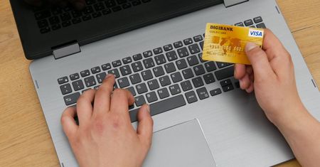 Wydał 2000 dolarów w Diablo Immortal. Skorzystał z karty ojca