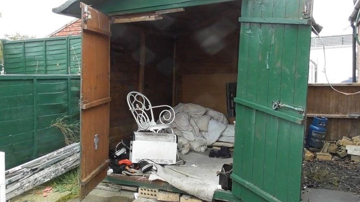 Mężczyzna przez 40-lat mieszkał w szopie 