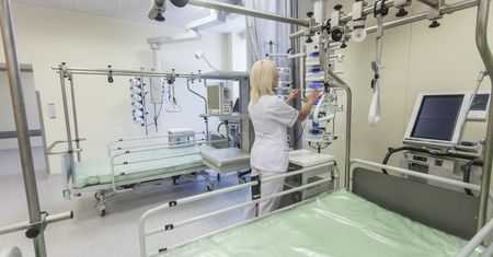 Pensja minimalna pracowników medycznych. Będą podwyżki?