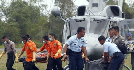 Indonezja: nie wydobyto czarnych skrzynek