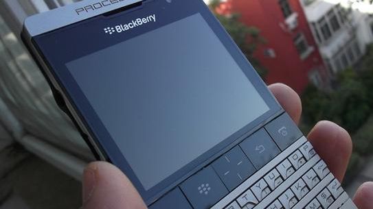 Nietypowy BlackBerry 9980 przyłapany w realu [zdjęcia] 1