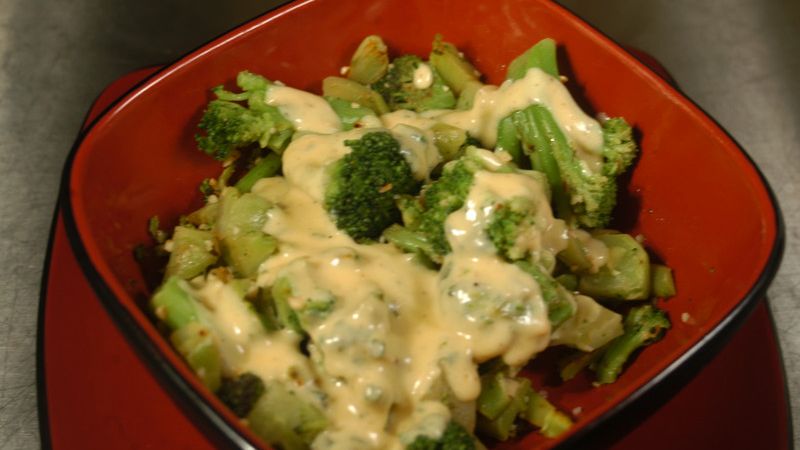 Sos serowy (do kupienia gotowy do spożycia)