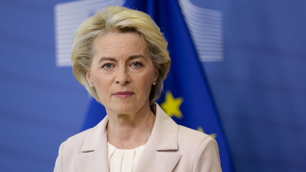 Ursula von der Leyen Press ConferenceBRUSSELS, BELGIUM - APRIL 27:  EU Commission President Ursula von der Leyen speaks to the press in the Berlaymont, the European Union Commission headquarter on April 27, 2022, in Brussels, Belgium.  Von der Leyen responded to Gazprom's announcement to stop gas delivery to certain EU Member States as a provocation from the Kremlin.  (Photo by Thierry Monasse/Getty Images)Thierry Monasserouble, weaponry, delivery