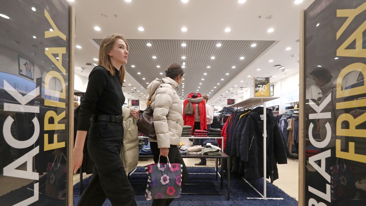 KAZAN, RUSSIA - NOVEMBER 29, 2019: Customers at the Mega Kazan shopping mall during Black Friday sales. The term Black Friday was coined in the United States in the 1960s; it refers to the Friday following Thanksgiving Day celebrated in the US on the fourth Thursday of November. Being the biggest shopping event of the year, Black Friday opens the Christmas shopping season. Yegor Aleyev/TASS (Photo by Yegor Aleyev\TASS via Getty Images)