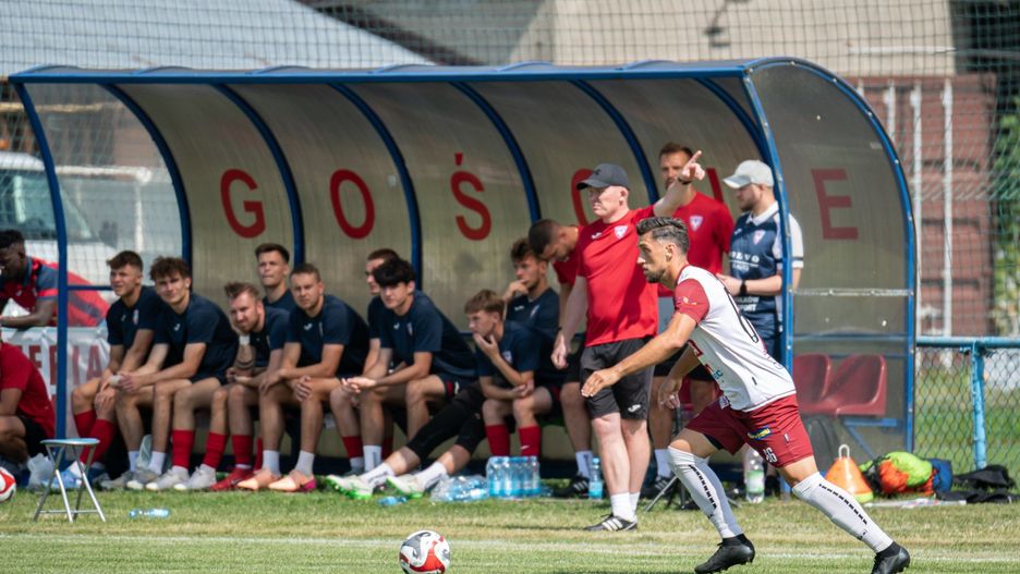 ŁKS Łomża przedłużenia passy zwycięstw poszuka w meczu ze Zniczem Biała Piska