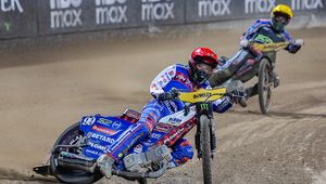 Są w potężnym kryzysie. Kilka gwiazd jednak konsekwentnie stawia na tę ligę