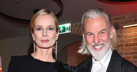 Magdalena Cielecka odsłania ZGRABNE NOGI na warszawskiej gali, pozując u boku Roberta Kupisza. Stylowa? (ZDJĘCIA)