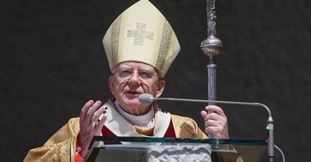 Świąteczne plakaty wywołały burzę. Abp Jędraszewski mówi o "nowej fali ateizacji"