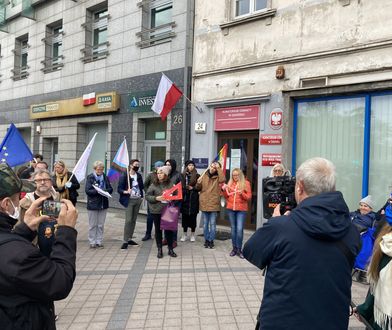"Minister Czarnek sieje nienawiść w kraju". Protest w Dzień Nauczyciela w Gdańsku