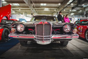 Auto Elvisa, kombajn na 400 km i licytacje od 1 zł. Oto ciekawostki 10. Retro Motor Show