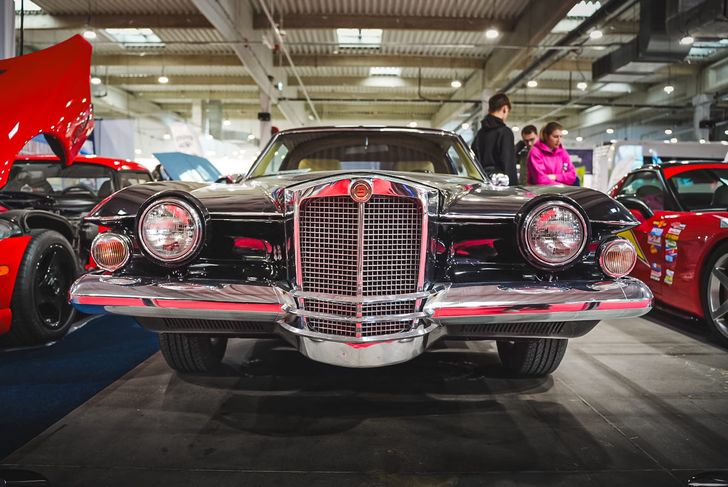 Auto Elvisa, kombajn na 400 km i licytacje od 1 zł. Oto ciekawostki 10. Retro Motor Show