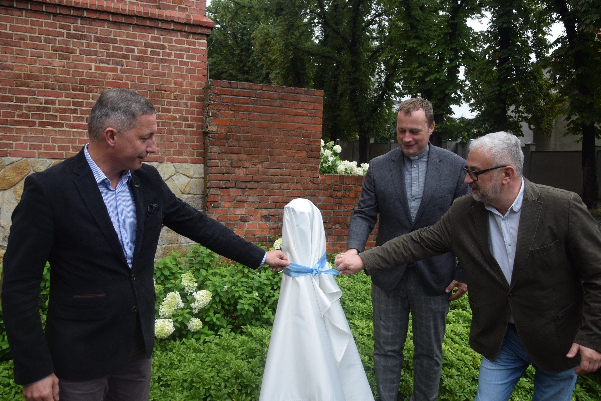 W Rybniku stanęła rzeźba szczupaka