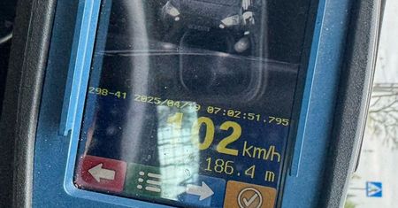 Rażące przekroczenie prędkości o 127 km/h! Policjanci zatrzymali dwóch piratów drogowych