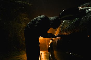 Kradli auta w Niemczech. Na ławie oskarżonych 12 osób