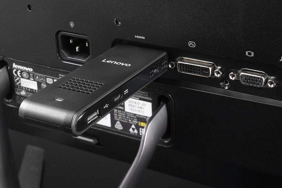 Lenovo Ideacentre Stick 300: mobilność ekstremalna. Pecet z Windowsem wygląda jak pendrive 1