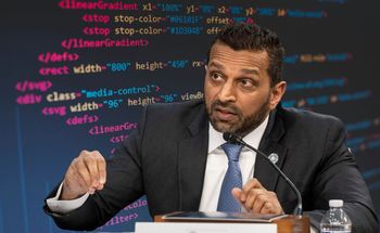 Ataki na Signal i WhatsApp. FBI ujawnia szczegóły