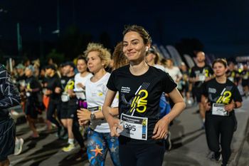 Nocny Bieg Świętojański w Gdyni 2025 to "magiczne wydarzenie". Wygrali je Raman Adamovich i Julia Koralewska