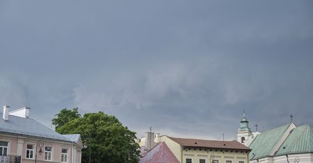 Pogoda na dziś – piątek 8.07. Zachmurzenie duże z większymi przejaśnieniami, mogą pojawić się burze