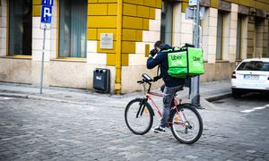 Walczą z kurierami na rowerach. Sypią się mandaty na tysiące złotych