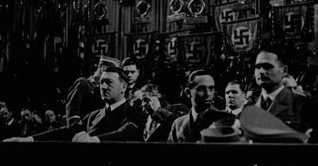 Polak jako pierwszy przesłuchał zastępcę Adolfa Hitlera. Jak do tego doszło?