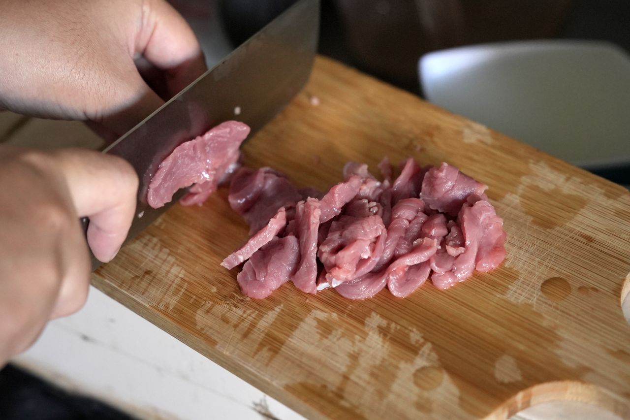 Polacy nagminnie popełniają błąd w czasie gotowania. Prosta droga do poważnego zatrucia