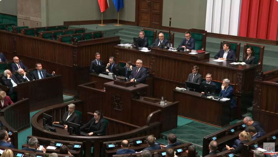 Gorąco na posiedzeniu Sejmu. Szymon Hołownia wyłączył mikrofon posłowi PiS