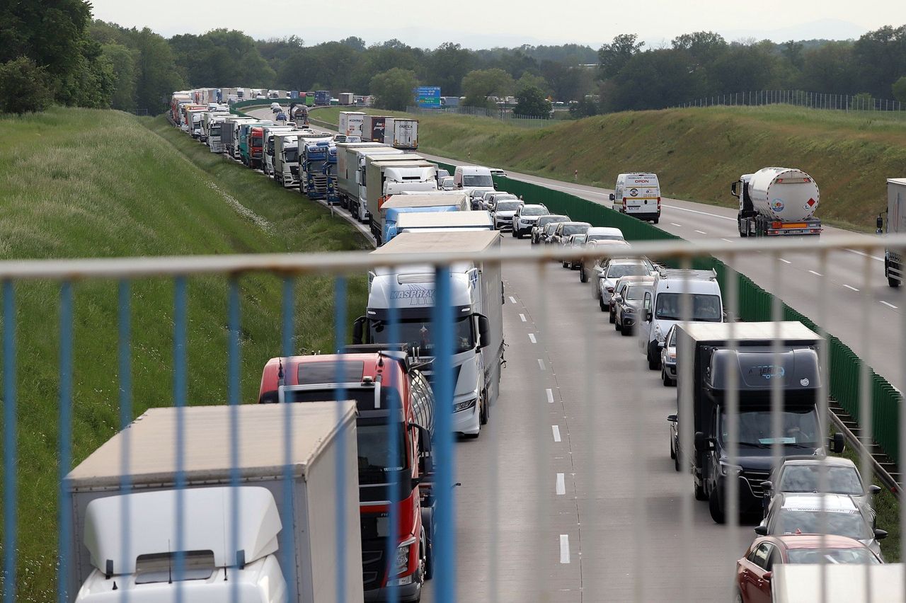 Ogromny korek na dolnośląskim odcinku A4. Niemcy zaostrzyli kontrole na granicach