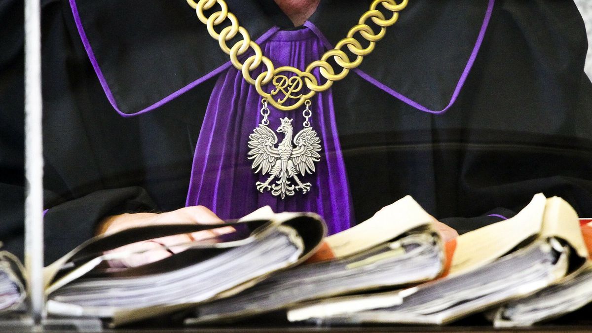 Wyrok w sprawie Jana M. ginekologa z Olsztyna
29.07.2022 Olsztyn przed olsztynskim sadem rejonowym zapadl wyrok w sprawie Jana M., ginekologa, ktory zostal oskarzony o nieumyslne narazenie rodzacego sie dziecka na bezposrednie niebezpieczenstwo utraty zycia fot. Artur Szczepanski/REPORTER
Artur Szczepanski/REPORTER