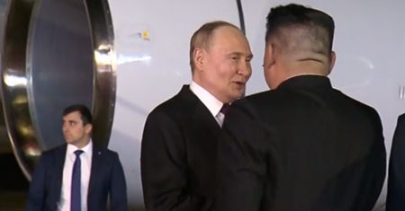 Kim przywitał Putina. Rosyjski dyktator rozpoczął wizytę w Pjongjangu