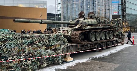 Rosyjskie czołgi kierowane na Zachód. Ukraińcy wyjaśniają, o co chodzi