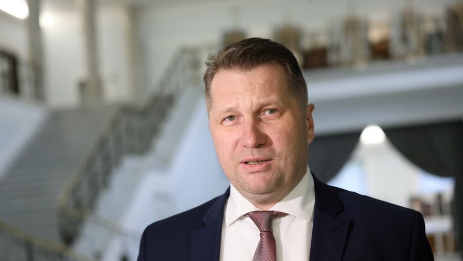 Przemysław Czarnek
Warszawa, 12.04.2023. Minister edukacji i nauki Przemysław Czarnek w drodze na konferencję