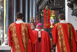 Nie wszystkie parafie wywiesiły plakaty z informacją dla ofiar pedofilii. "To nie zawsze zła wola"