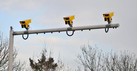 Uważaj na "późne żółte" - nowe fotoradary w 18 polskich miastach