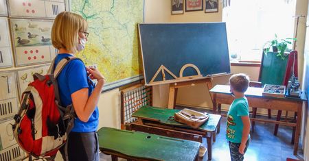 Warszawa. Koronawirus u uczniów amerykańskiej szkoły i pracownika przedszkola