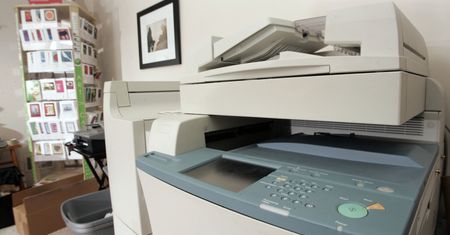 Canon zrezygnował z czipów w tonerach. Teraz tłumaczy, jak ich używać