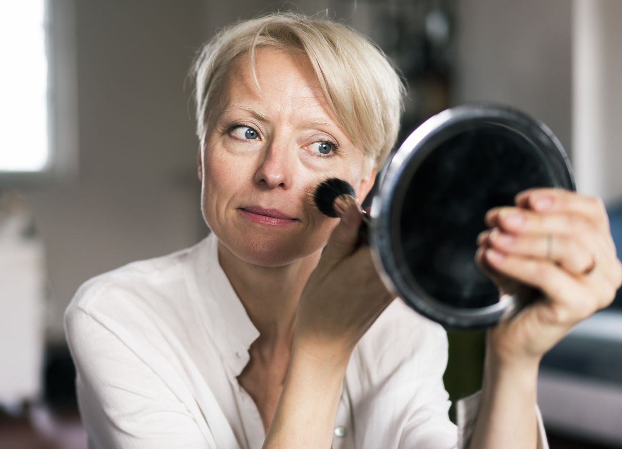 Na jaki makijaż postawić w przypadku skóry dojrzałej?