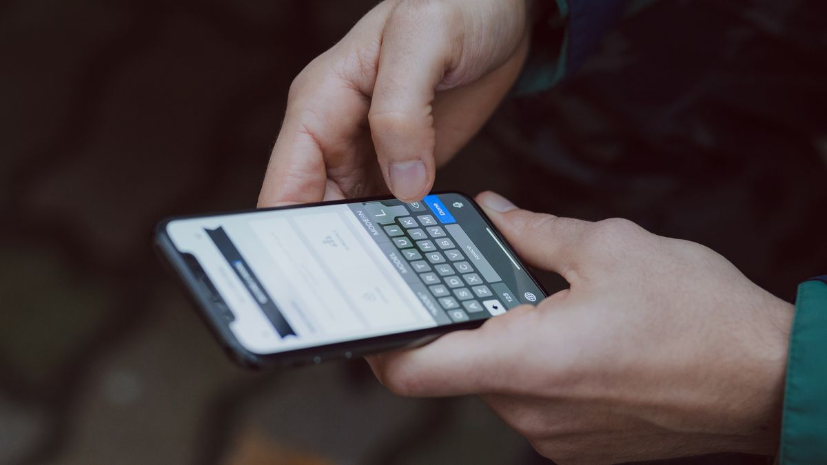 Wiadomość SMS. Telefon służy cyberprzestępcom do zdobywania danych