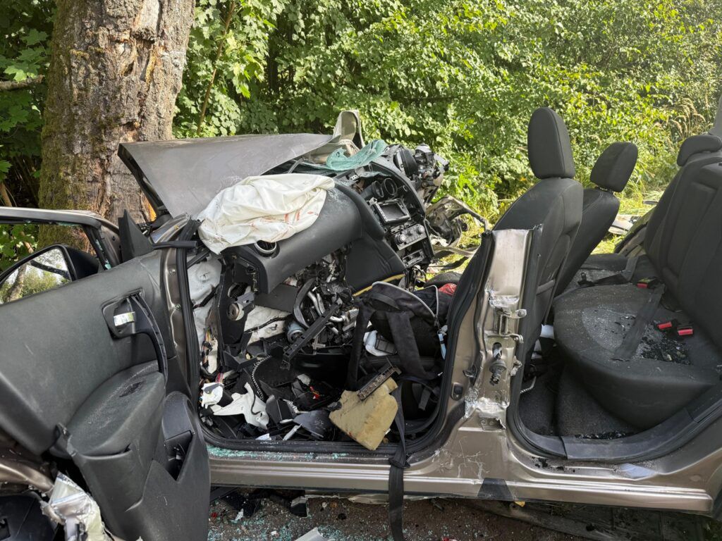Tragedia na drodze. Dwie ofiary śmiertelne, w tym niemowlę