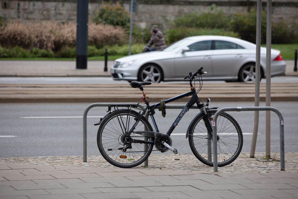 Wrocław. Miasto sprząta rowerowe wraki. Usuwa je Straż Miejska