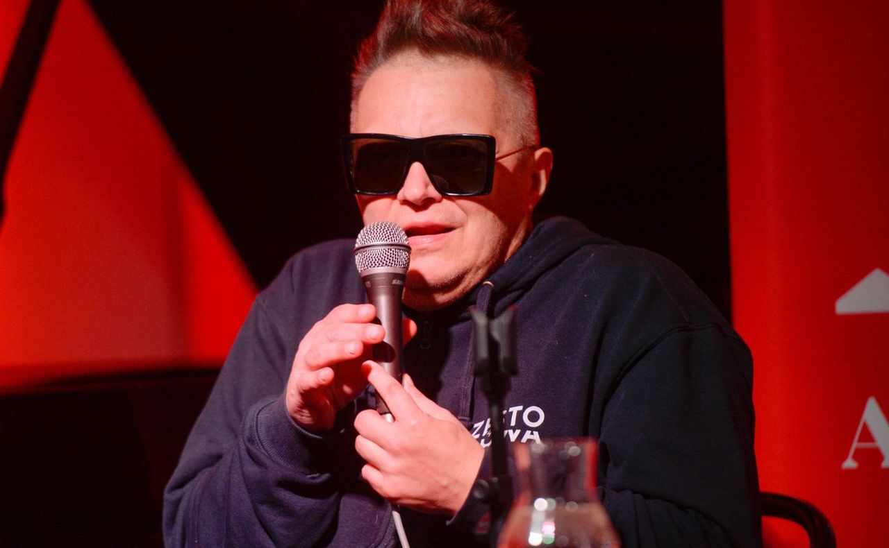 Muniek Staszczyk o wyrzuceniu kolegów z T.Love. Przeprosił za formę, która mogła zranić