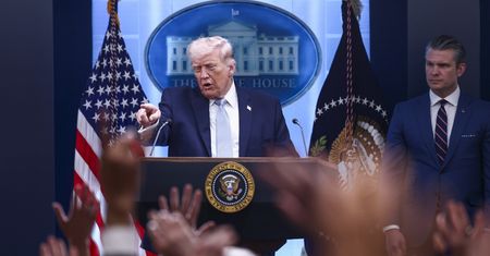 Od wojny do współpracy. Trump zapowiada wydobycie irańskiego uranu