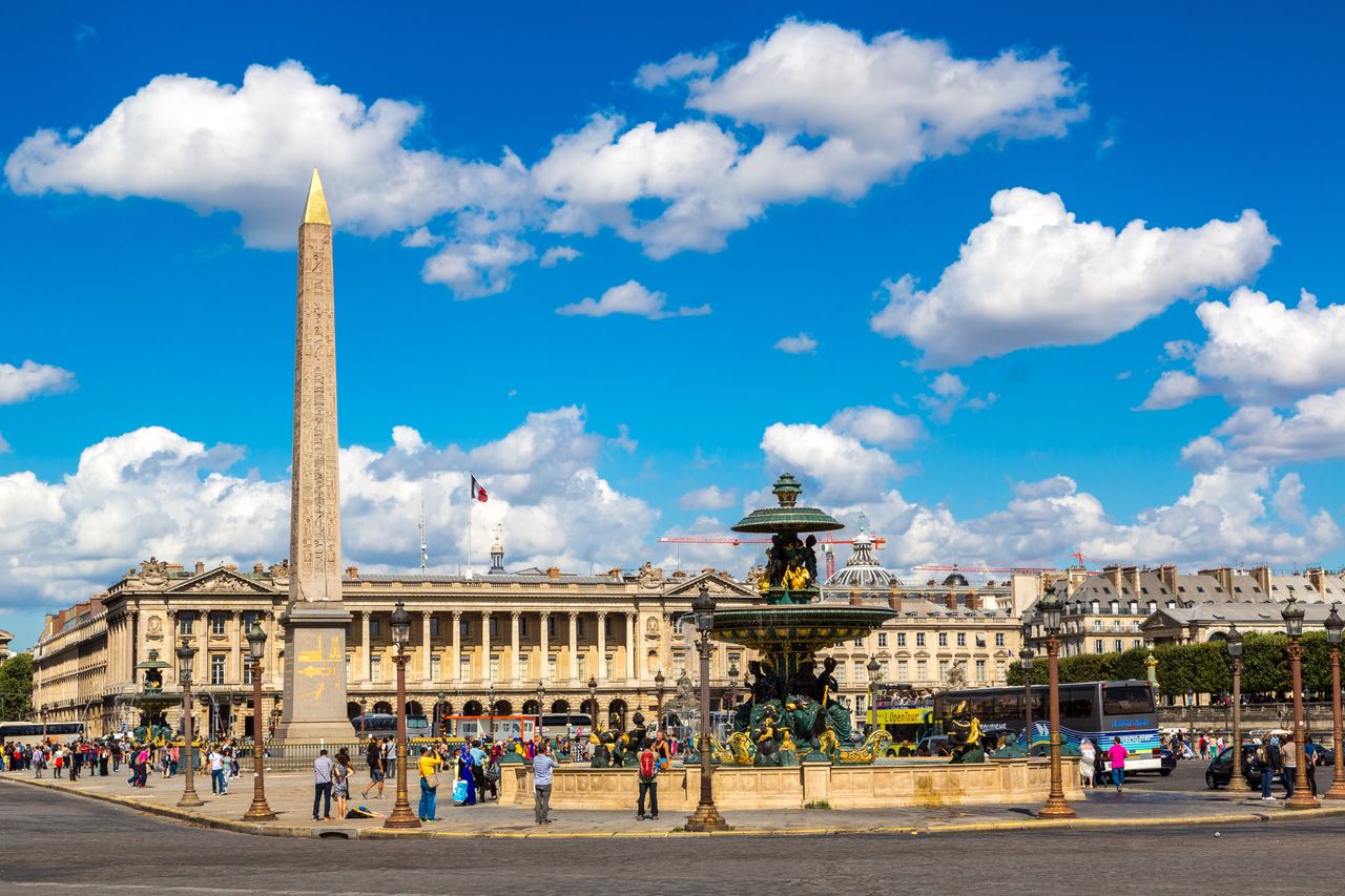 Temporary structures are being built at Place de la Concorde, where events such as skateboarding competitions will take place.