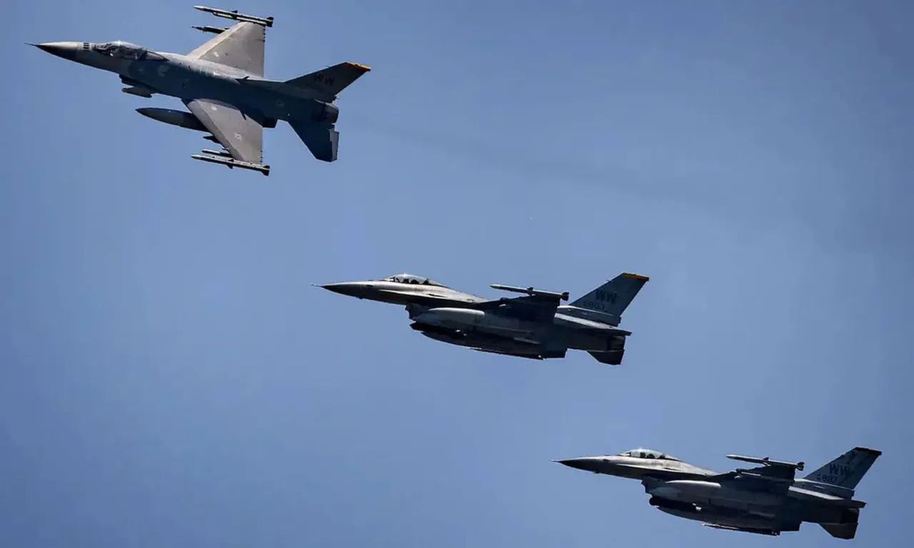 F-16 będą spadać w Ukrainie jak liście z drzew? Eksperci o czarnym scenariuszu