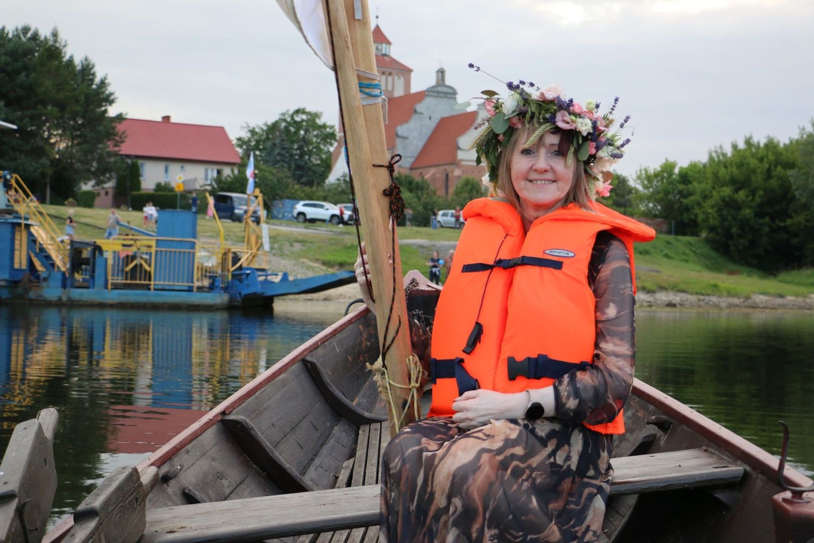 Nieszawianki 2025 w Nieszawie. Puszczanie wianków na Wiśle