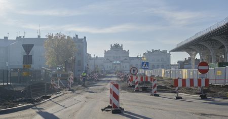 Nowa organizacja ruchu w rejonie dworca kolejowego PKP. Możliwy tylko dojazd do posesji