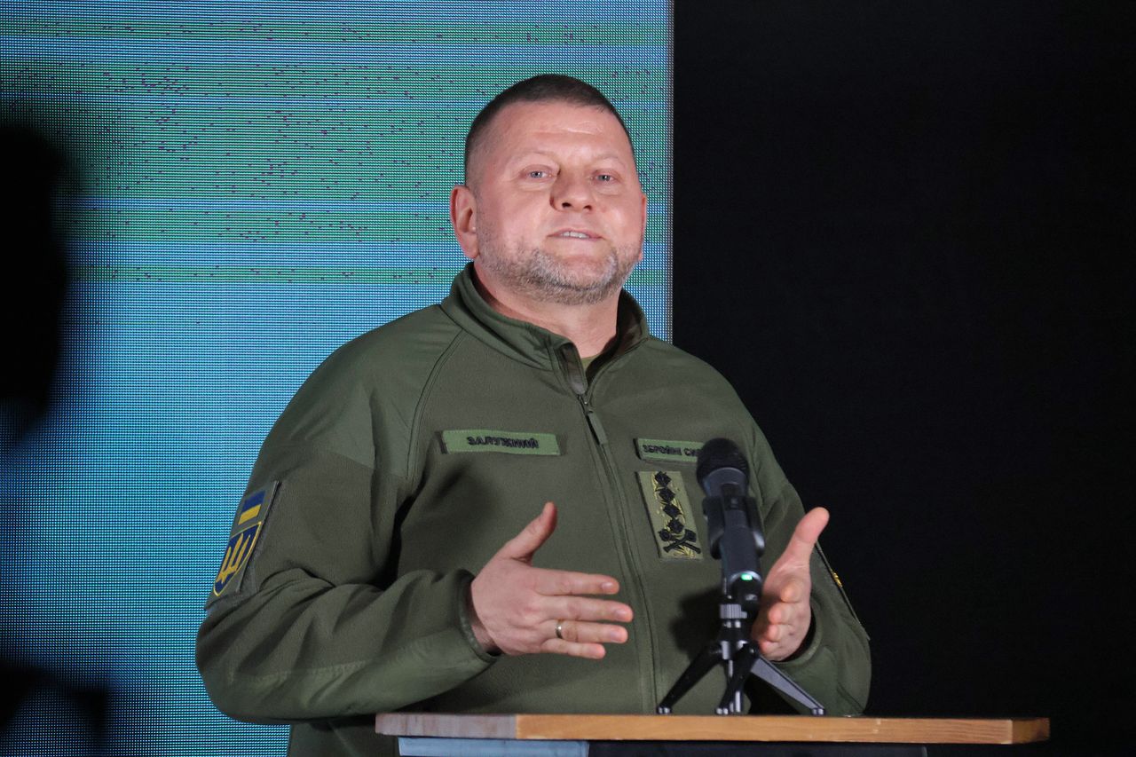 Ukrainian conflict intensifies: Zelensky's ramping friction with General Zaluzhny raises dismissal fears