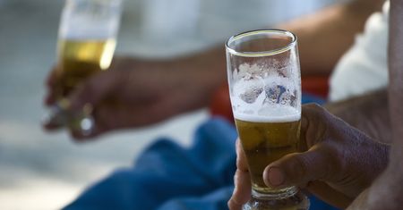 Uderza w nerki, jelita i wątrobę. Latem powinno być zakazane
