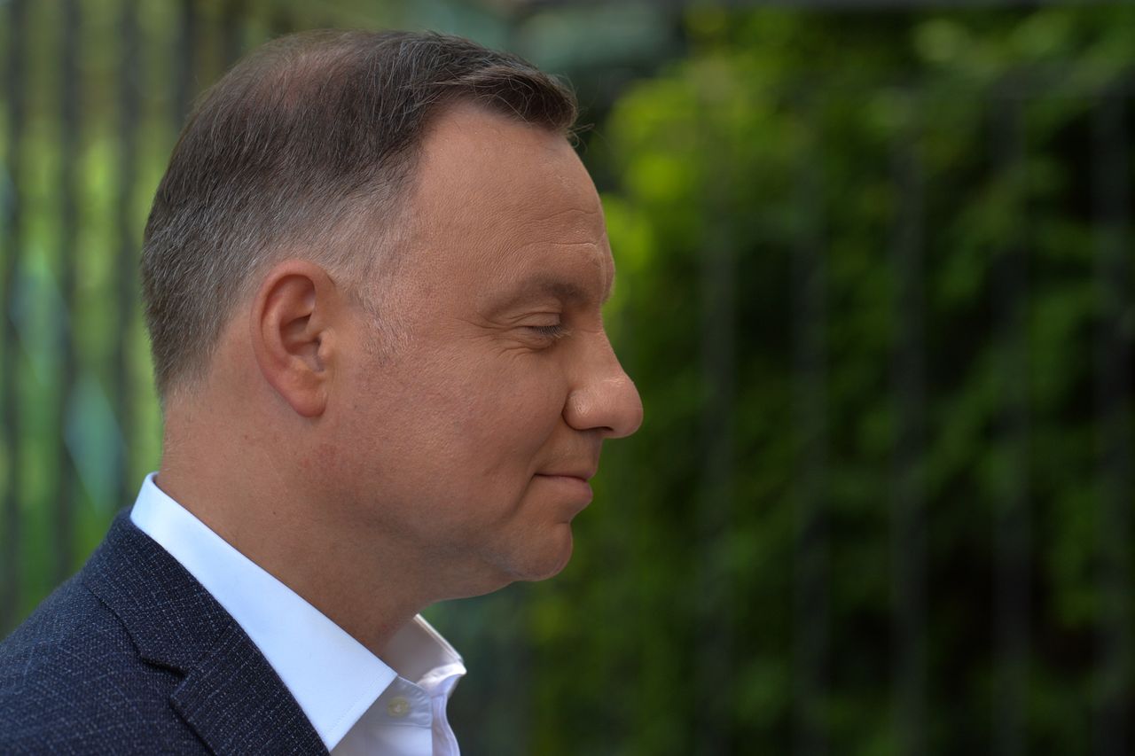 Prezydent Andrzej Duda przechodzi koronawirusa. Czuje się dobrze