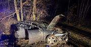 Gucin: Dachowanie Audi. Pojazd uderzył w betonowy przepust