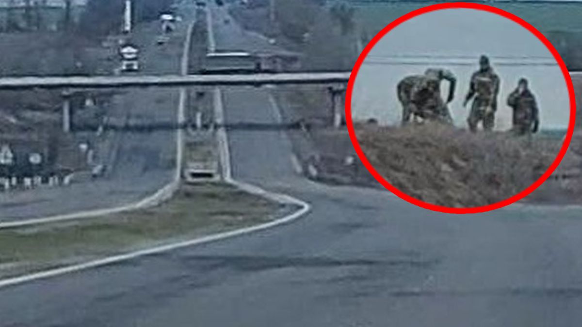 Rosjanie kopią okopy pod Mariupolem